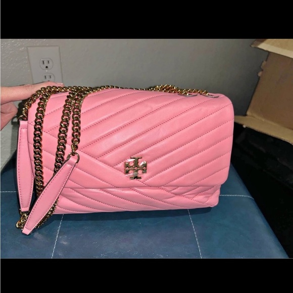 Tory Burch Pink Quilted Shoulder Bag with Gold Chain - Picture 1 of 1